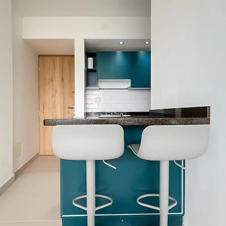 Edificio Torre 811 - Apto 504 *